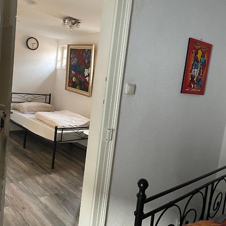 Gaestehaus Linden -Zweibettzimmer Екстериор снимка