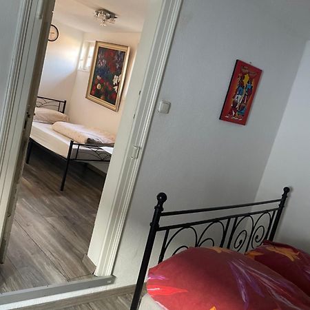 Gaestehaus Linden -Zweibettzimmer Екстериор снимка