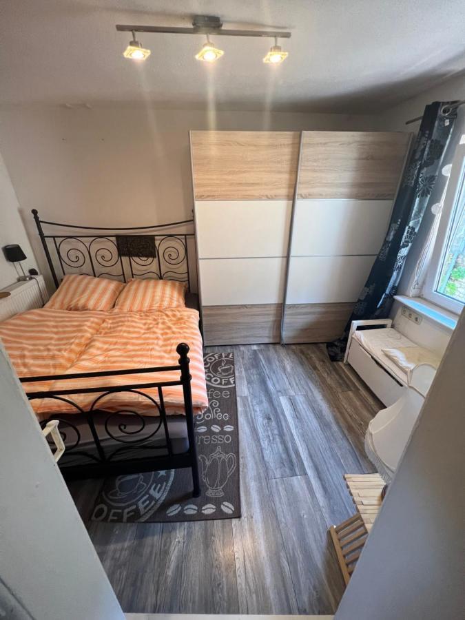Gaestehaus Linden -Zweibettzimmer Екстериор снимка