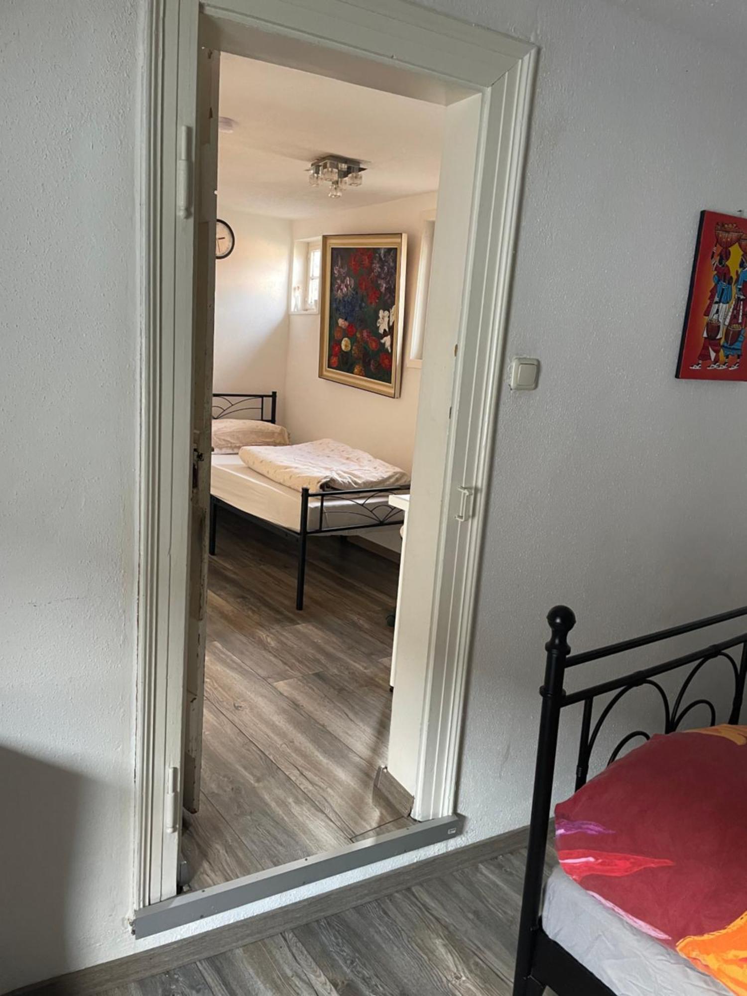 Gaestehaus Linden -Zweibettzimmer Екстериор снимка
